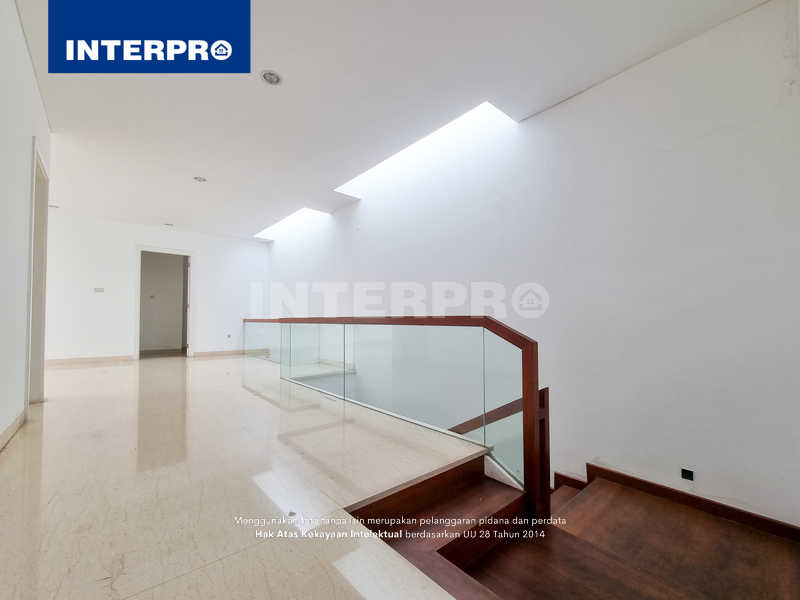 Rumah Dijual Puri Kencana Luas 200m2 3 Lantai (4) Rumah Dijual Puri Kencana Luas 200m2 3 Lantai