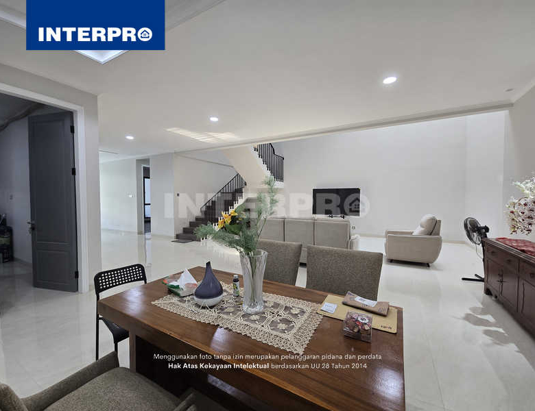 Rumah Dijual Puri Kencana Luas 200m2