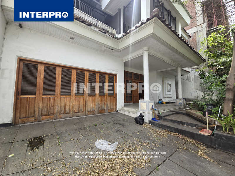 Rumah Disewakan Permata Buana 400m2 (2) Rumah Disewakan Permata Buana 400m2 (1)