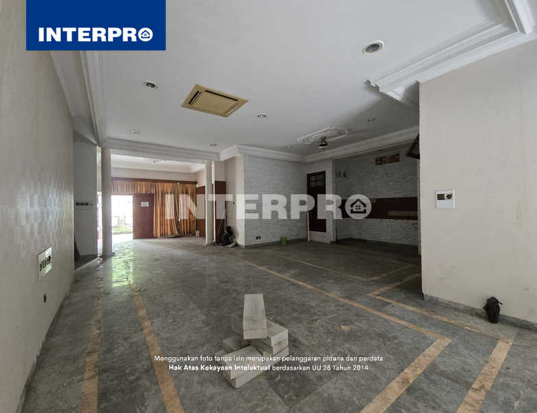Rumah Disewakan Permata Buana 400m2 (1)