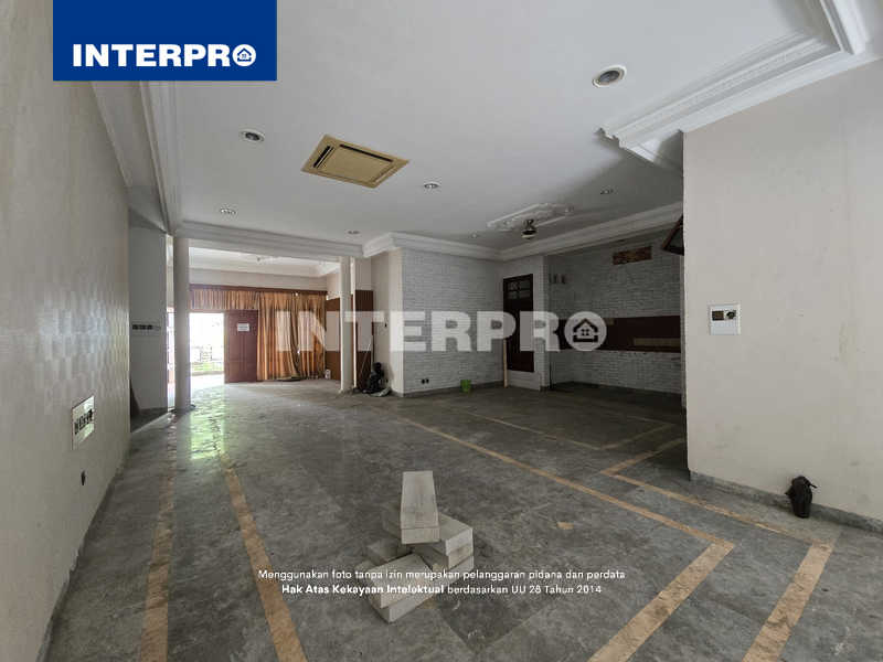 Rumah Disewakan Permata Buana 400m2 (5) Rumah Disewakan Permata Buana 400m2 (1)