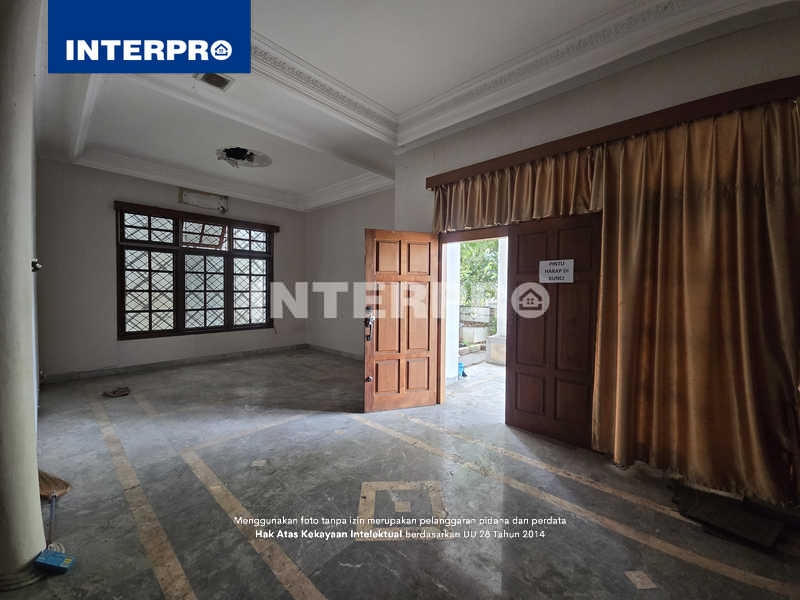 Rumah Disewakan Permata Buana 400m2 (8) Rumah Disewakan Permata Buana 400m2 (1)